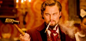 Leonardo DiCaprio ne travaille pas constamment sur des films, avec parfois de longues périodes entre deux projets. Par exemple, en 2019, il est apparu dans seulement deux films après sa tournée de presse pour « The Killers of the Flower Moon ». […]