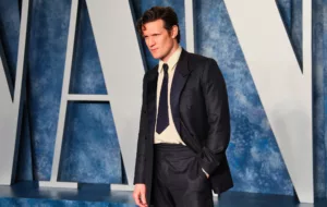 Matt Smith a laissé entendre la date de la prochaine saison tant attendue de House Of The Dragon. House Of The Dragon, la prestigieuse continuation de l’univers de Game Of Thrones, trouve en Smith son Daemon Targaryen. L’acteur britannique s’est […]