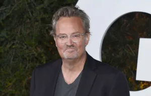 Un hommage plus solennel à l’acteur disparu Matthew Perry aux Emmys 2024 a été annulé, comme l’ont révélé les organisateurs de la cérémonie. Bien que l’événement de cette année ait inclus un hommage modeste à la figure emblématique de « Friends » […]