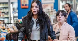 Melissa Barrera parle de sa gratitude pour les films et le casting de Scream Le 19 janvier 2024, Melissa Barrera a exprimé sa gratitude envers les films et le casting de la franchise Scream. Malgré sa libération de la production […]