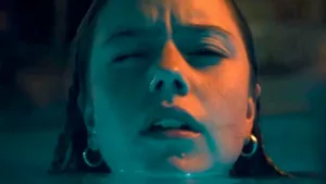 Le 5 janvier 2024 à 16h00, l’horreur est de retour, cette fois dans votre piscine, grace à « Night Swim ». Les films comme « Les Dents de la mer » nous ont donné la peur de l’eau, « Christine » nous a angoissé par rapport […]