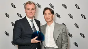 Cillian Murphy a remis la bourse BFI à Christopher Nolan lors d’un dîner à Londres. La bourse BFI est la plus haute distinction du British Film Institute et reconnaît les réalisations extraordinaires de Nolan en tant que réalisateur innovant et […]