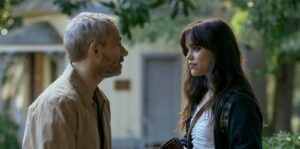 Miller’s Girl en vedette, critique la menace du film Les débuts de Jade Halley Bartlett, La fille de Miller, est une version moderne des thrillers sexuels des années 1990. Cependant, le film ne contient pas de véritable scènes de sexe. […]