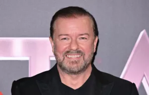 Ricky Gervais est sous le feu des critiques pour avoir utilisé une insulte discriminatoire envers les personnes handicapées dans son émission spéciale Netflix, Armageddon. Le prochain épisode, présenté en avant-première avec plusieurs extraits sur les réseaux sociaux, montre le comédien […]