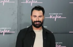 Le présentateur télé célèbre, Rylan Clark, a brillamment mis en avant les Deliveroo’s Restaurant Awards en s’habillant de la tête aux pieds de viande de doner kebab. En plus de succulentes actions de promotion, la chanteuse pop star, Lady Gaga, […]