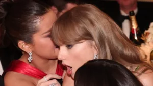 Selena Gomez a récemment répondu aux spéculations entourant sa conversation avec Taylor Swift lors des Golden Globes 2024. Selena a clarifié qu’elle parlait de deux autres amis, et non de Timothée Chalamet et Kylie Jenner. Des rumeurs selon lesquelles Kylie […]