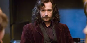 Gary Oldman a récemment qualifié sa performance en tant que Sirius Black dans la franchise Harry Potter de « médiocre ». L’acteur britannique, qui a joué le rôle du célèbre parrain d’Harry Potter dans plusieurs films, a déclaré lors d’une apparition sur […]