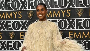 Issa Rae, actrice et comédienne, a révélé que le tournage d’une scène de danse sur la chanson Barbie de Dua Lipa était son pire cauchemar. Lors d’une interview avec le Hollywood Reporter, elle a déclaré que danser sur cette chanson […]