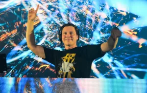 Tiësto a été dévoilé comme étant le premier DJ de l’histoire à jouer en direct pendant le Super Bowl. Cette annonce a été faite dans le cadre du Super Bowl LVIII qui se tiendra le mois prochain au stade Allegiant […]