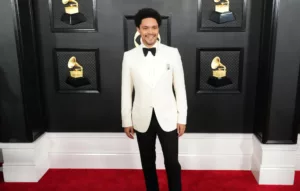 L’animateur télé Trevor Noah a été confirmé comme présentateur des Grammys 2024, pour la quatrième année consécutive. Ayant précédemment dirigé les cérémonies de remise des prix de muisique en 2021, 2022 et 2023, ce dernier succède à Alicia Keys qui […]