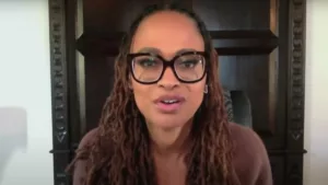 Le 2 janvier 2024, la célèbre réalisatrice Ava DuVernay est apparue en tant qu’invitée sur le programme « Politics Nation » de MSNBC pour évoquer un sujet brûlant : la « débâcle » de la guerre civile de Nikki Haley. Pour DuVernay, […]