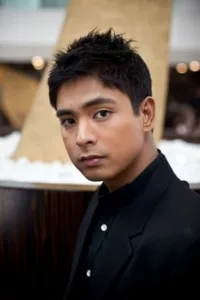 Coco Martin is dubbed as « The Indie Prince of Philippine Independent Cinema » having been cast in numerous critically acclaimed or award-winning independent films. Martin started out in showbiz as a model appearing in several TV commercials before breaking into acting […]