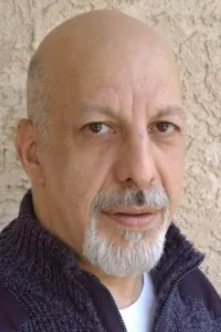 Erick Avari is an Indian born American stage, film and television actor, best known for roles in feature films such as « The Beast of War », « Independence Day », « The Mummy », and « Planet of the Apes ».   Date d’anniversaire : 13/04/1952