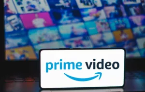 Amazon Prime Video a récemment révélé les dates d’introduction des pauses publicitaires lors de ses diffusions. Cette décision, annoncée initialement en septembre, a pour but de renforcer les fonds destinés à la production de contenu inédit. Les visionnages aux États-Unis […]