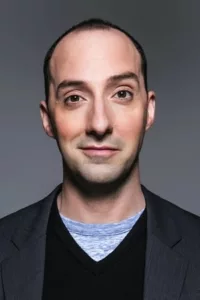 Tony Hale (born September 30, 1970) is an American two time Emmy Award-winning film and television actor and author, best known for playing neurotic Byron « Buster » Bluth on FOX’s comedy series Arrested Development, as well as Gary Walsh, the downtrodden […]