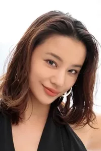 Maryjun Takahashi is a Japanese actress and model of Japanese and Filipino ethnicity who has appeared in CanCam magazine and various television commercials.   Date d’anniversaire : 08/11/1987