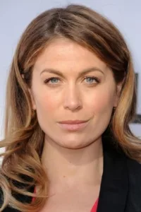 Sonya Walger (born 6 June 1974) is an English actress known for her roles in the ABC series Lost as Penelope « Penny » Widmore, and as Olivia Benford on ABC’s FlashForward.   Date d’anniversaire : 06/06/1974