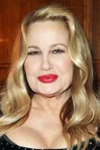 Jennifer Audrey Coolidge (born August 28, 1961) is an American actress. Primarily noted for her roles in comedic film and television, she may be best known for her roles as Jeanine « Stifler’s Mom » Stifler in the American Pie film series […]