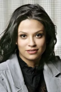 Navi Rawat, née Navlata Rawat le 5 juin 1977 à Malibu (Californie), est une actrice. À la télévision, elle est surtout connue pour les rôles de Theresa dans la série Newport Beach et de Amita Ramanujan dans Numb3rs. En 2009, […]