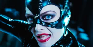 L’écrivain de Batman Returns, Daniel Waters, a révélé des détails sur le spin-off abandonné de Catwoman dans lequel Michelle Pfeiffer aurait repris son rôle. Le projet aurait été développé par Waters et le réalisateur Tim Burton après la sortie de […]