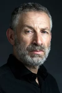 Mark Ivanir is an Israeli Russian stage, film and television actor who lives in Los Angeles, California, since 2001. His first major film role was in Steven Spielberg’s 1993 Oscar winning epic Schindler’s List.   Date d’anniversaire : 06/09/1968