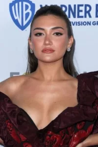 Daniela Nieves is an American actress best known for playing Andi Cruz on the Nickelodeon series Every Witch Way and WITS Academy. Nieves’s other appearances include Una Maid en Manhattan, El Rostro de Analía and La viuda de Blanco. She […]