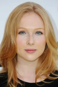 Molly C. Quinn (born October 8, 1993) is an American actress whose works have included theatre, film, and television. She’s best known for her role as Alexis Castle, the main character’s daughter, on ABC’s Castle.   Date d’anniversaire : 08/10/1993