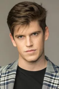 Miguel Ángel Bernardeau Duato was born on 12 December 1996 in Valencia, Spain. He is the son of television producer, Miguel Ángel Bernardeau Maestro and the actress, Ana Duato. He has a younger sister, named María Bernardeau Duato. He studied […]
