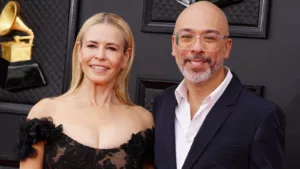 Alors qu’elle était l’animatrice des Critics Choice Awards 2024, Chelsea Handler a plaisanté en utilisant l’une des blagues du monologue des Golden Globes 2024 de Jo Koy, qui avait été critiqué pour son concept. Elle a également fait une remarque […]