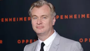 Selon le célèbre réalisateur Christopher Nolan, si certaines personnes n’arrivent pas à « comprendre » son film « Tenet », ce n’est en aucun cas de sa faute en tant que scénariste, a-t-il expliqué à Stephen Colbert, l’animateur de l’émission « The Late Show ». Nolan […]