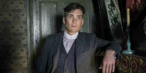 « Cillian Murphy est prêt à reprendre son rôle de Tommy Shelby dans le prochain film Peaky Blinders si le scénario l’intéresse. L’avenir de Peaky Blinders ne repose pas uniquement sur le retour de Murphy, car il existe des projets de […]