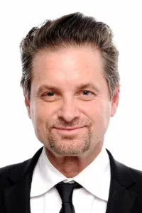 Franklin Shea Whigham Jr. (born January 5, 1969) is an American actor. He portrayed Elias « Eli » Thompson in the HBO drama series Boardwalk Empire, and had notable supporting roles in films Kong: Skull Island, Death Note, Take Shelter, and the […]