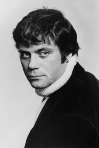 Robert Oliver Reed (13 February 1938 – 2 May 1999) was an English actor known for his « hellraiser » lifestyle. After making his first significant screen appearances in Hammer Horror films in the early 1960s, his notable films include The Trap […]