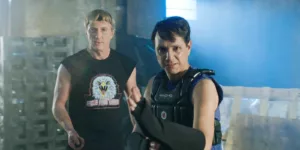 « Cobra Kai Saison 7 et futurs spectacles Miyagiverse abordés par le créateur » Le co-créateur de Cobra Kai, Jon Hurwitz, a discuté de la possibilité d’une émission dérivée dans le Miyagiverse, laissant entendre que la franchise pourrait continuer à se développer. […]