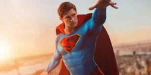 James Gunn a commenté les rumeurs de fuite de photos de David Corenswet dans le costume de Superman : Legacy. Selon Gunn, il n’y a pas de fuite et les seules photos de Corenswet en costume se trouvent sur son […]