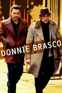 1978, New-York. Sous le nom de Donnie Brasco, un agent du FBI infiltre le clan des Bonanno. Mais pour devenir une taupe insoupçonnable, il a rompu tous liens personnels. Obligé de composer sans relâche, il adopte peu à peu et […]