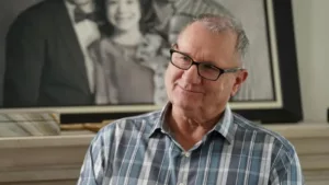 Ed O’Neill, célèbre pour son rôle d’Al Bundy dans « Marié… avec des enfants », a révélé les conséquences amères de sa querelle avec sa co-star Amanda Bearse. Voici les détails de ce qui a causé leur rupture, tels que rapportés par […]