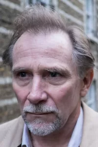 Danny Webb is a British stage, film and television actor.   Date d’anniversaire : 06/06/1958