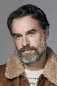 Murray Bartlett (born 20 March 1971) is an Australian actor. His roles include Dominic « Dom » Basaluzzo in the HBO comedy-drama series Looking, Michael « Mouse » Tolliver in the Netflix revival of Tales of the City, and Armond in the HBO satire […]