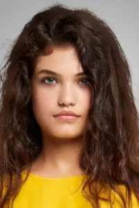 Aleyna Özgeçen was born on September 10, 2003 in Izmir, Turkey. She is an actress, known for Müslüm (2018), Love Me Instead (2021) and Zemheri (2020).   Date d’anniversaire : 10/09/2003