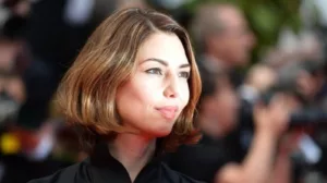 Le dernier film de Sofia Coppola, intitulé Priscilla, a reçu de nombreuses critiques élogieuses et est l’un des films les mieux notés de l’année. Présenté pour la première fois au 80e Festival du Film de Venise en septembre, le film […]