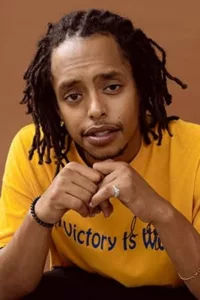 Jacob Romero Gibson is a Jamaican-American actor known for his role as Usopp in the upcoming live-action Netflix series, One Piece (2023). Gibson was born in Kingston, Jamaica and raised between Denver, CO and Los Angeles, CA.   Date d’anniversaire […]