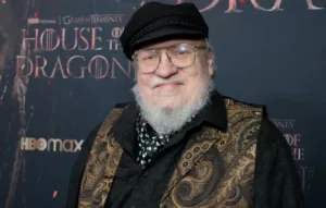 Selon George RR Martin, l’auteur de la série de romans « Song of Ice and Fire » sur laquelle se basent « Game Of Thrones » et « House Of The Dragon », les préparatifs des troisième et quatrième saisons de « House Of The Dragon » ont […]