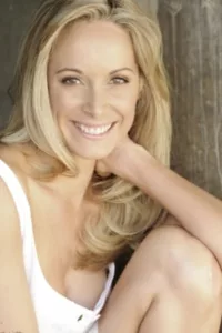 Vanessa Haywood (b. 1978) is a South African actress, model, television presenter and businesswoman, standing in at 5′ 8″ (1.73 m). Vanessa has been an entertainer from a very early age, appearing in her first theatre production at the age […]