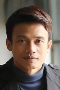 Chupong Changprung (b. March 23, 1981 in Kalasin Province, Thailand, Thai nickname: « Deaw ») is a Thai martial arts film actor. He is also known by his Westernized name, Dan Chupong (the given name is alternatively spelled Choopong or Choupong, and […]