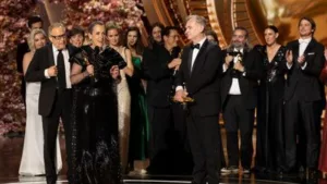 Une année cinématographique exceptionnelle méritait de meilleurs Oscars. Heureusement, le prix du meilleur film international a été remporté par « The Zone of Interest » de Jonathan Glazer. Le réalisateur a abordé le conflit à Gaza lors de son discours, apportant une […]