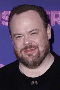 Devin D. Ratray (born January 11, 1977) is an American actor, singer and songwriter. He is most famous for his roles in Home Alone and Home Alone 2: Lost in New York.   Date d’anniversaire : 11/01/1977