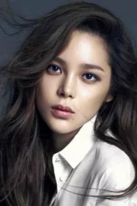 Park Si-yeon (박시연) is a South Korean actress.   Date d’anniversaire : 29/03/1979