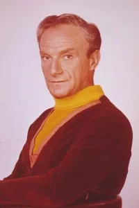 Jonathan Harris (born Jonathan Daniel Charasuchin   Date d’anniversaire : 06/11/1914