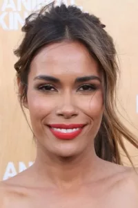 Daniella Alonso is an American actress known for her guest appearances as Anna Taggaro on One Tree Hill and her lead roles in The Hills Have Eyes 2 and Wrong Turn 2: Dead End.   Date d’anniversaire : 22/09/1978